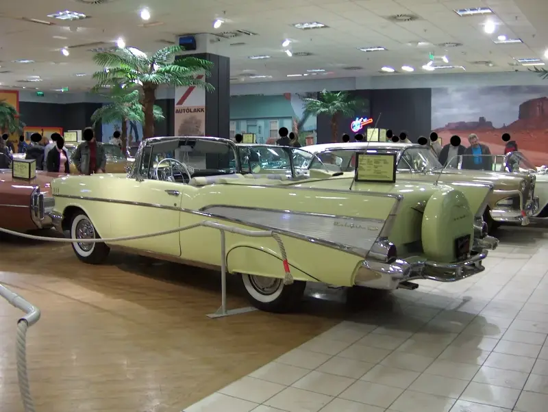 Amerikai autócsodák kiállítása 2007 Budapest, Westend City Center Chevrolet Bel Air Convertible (1957)