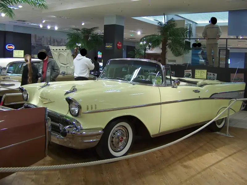 Amerikai autócsodák kiállítása 2007 Budapest, Westend City Center Chevrolet Bel Air Convertible (1957) Balról
