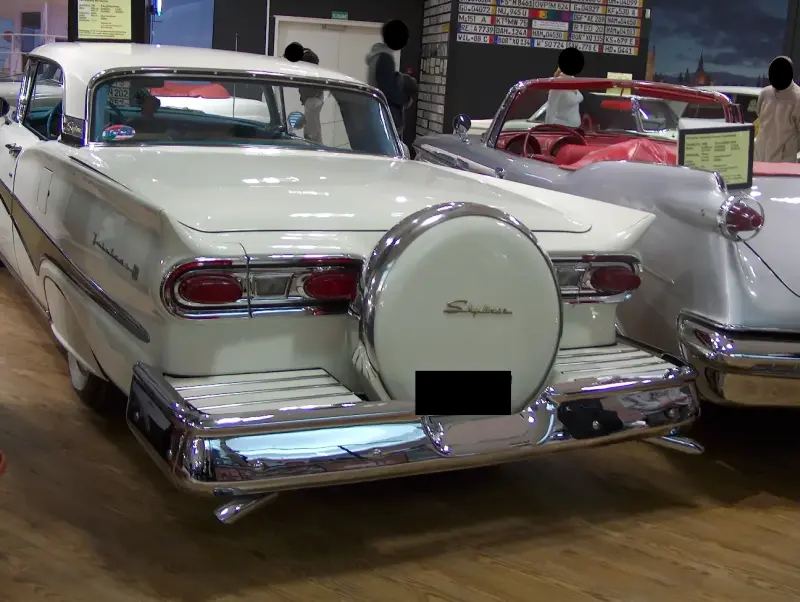 2007 Amerikai autócsodák kiállítás Budapest, Westend City Center Ford Fairlane 500 Skyliner Retractable Hardtop – 1958