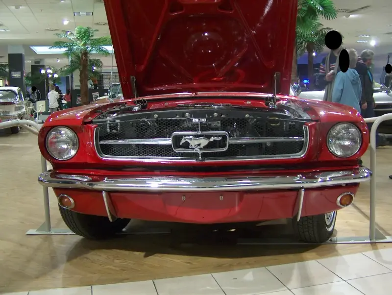 Amerikai Autócsodák Kiállítás Budapest, Westend City Center 2007 Ford Mustang Convertible Elölnézet