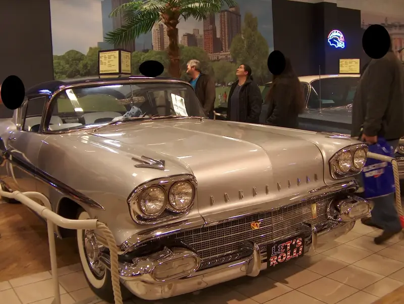 2007 American Car Wonders Budapest, Westend City Center Pontiac Bonneville 1958-Right view , beige