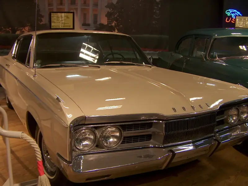 2007 American Car Wonders Budapest, Westend City Center Dodge Monaco Hardtop Coupe – 1966 Front view