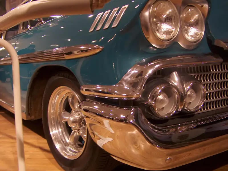 Amerikai autócsodák kiállítása 2007 Budapest, Westend City Center Chevrolet Impala (1958) lámpák