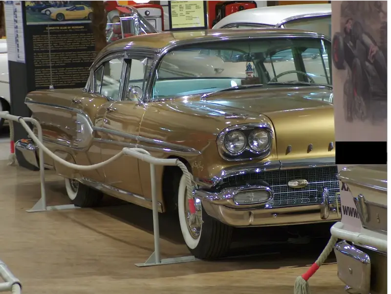 2007 American Car Wonders Budapest, Westend City Center Pontiac Bonneville golden- colored-1958 Right-front view