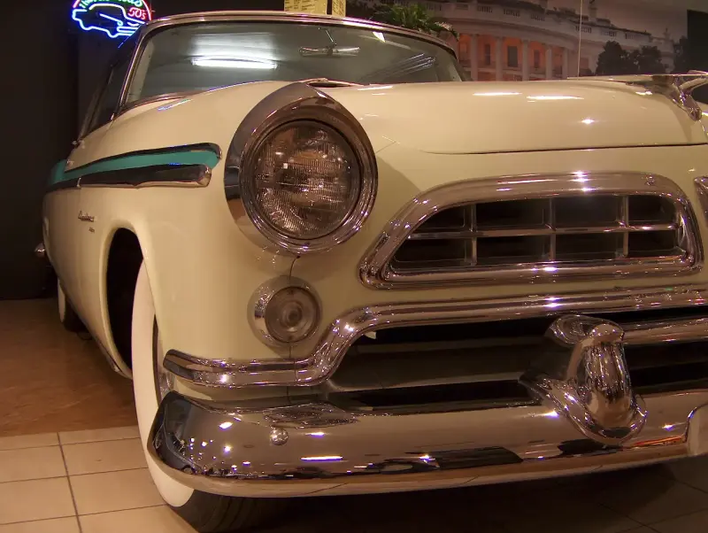 2007 Amerikai autócsodák kiállítás Budapest, Westend City Center Ford Fairlane 500 – 1958 jobb első lámpája