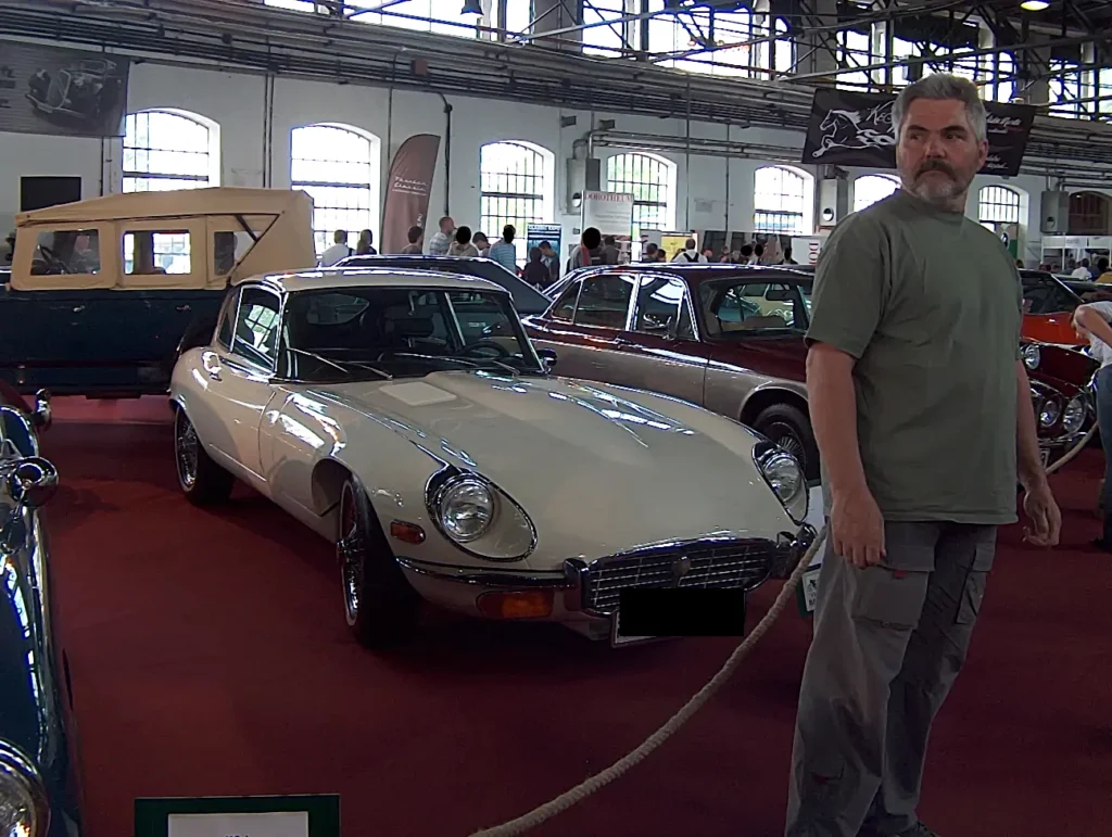 2009 áprilisában a budapesti Vasúttörténeti Parkban megrendezett Oldtimer Expo veterán autó- és motorkiállítás képei. Jaguar E