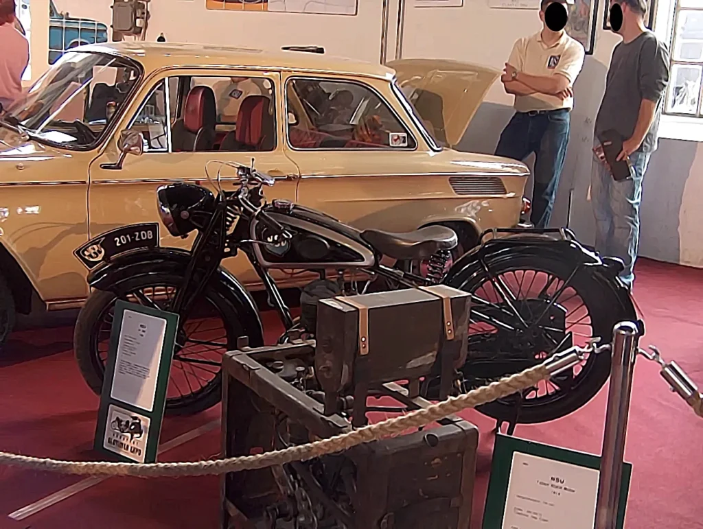 2009 áprilisában a budapesti Vasúttörténeti Parkban megrendezett Oldtimer Expo veterán autó- és motorkiállítás képei. NSU motorkerékpár