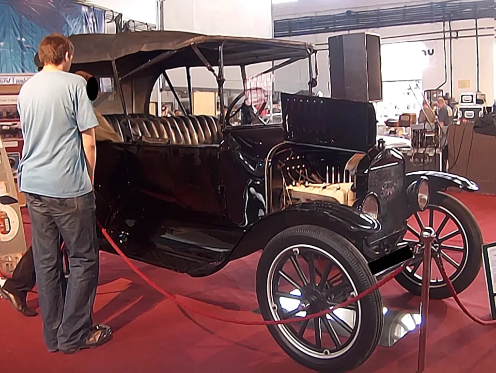 2009 áprilisában a budapesti Vasúttörténeti Parkban megrendezett Oldtimer Expo veterán autó- és motorkiállítás képei. Ford Model T