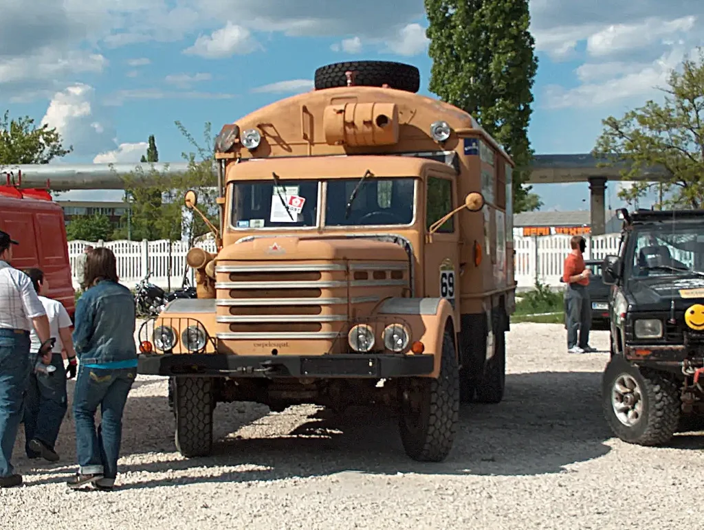 2009 áprilisában a budapesti Vasúttörténeti Parkban megrendezett Oldtimer Expo veterán autó- és motorkiállítás képei. Veterán teherautó